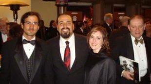 ASC 2007

Con el colorista George Chavez y su esposa, durante la entrega de premios de la ASC 2007 en el Teatro Kodak en Hollywood. Ambos trabajaron juntos en la correccion de color de SATANAS, que tuvo un proceso fotoquimico en laboratorios DELUXE, y en LA MILAGROSA donde se hizo Intermedio Digital en E-FILM.