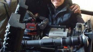 rodaje de un comercial

Alejandro Ospina e Ivan Suzzarini (Asistentes de Camara) con el Estereografo Benjamin Colley durante el rodaje de un comercial con el director belga Raf Wathion usando los lentes Arrivision 3D.